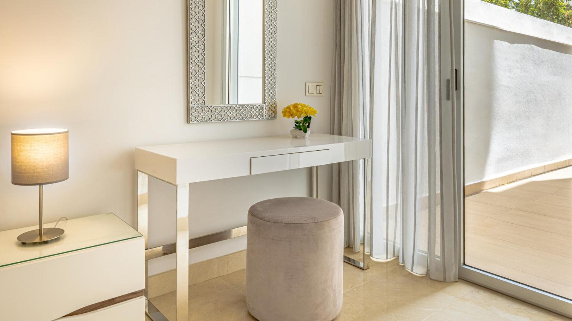 Vacation I Royal Banus Apartment, Swimming-pool, Minutes From The Marina, The And Luxury Shopping Marbella