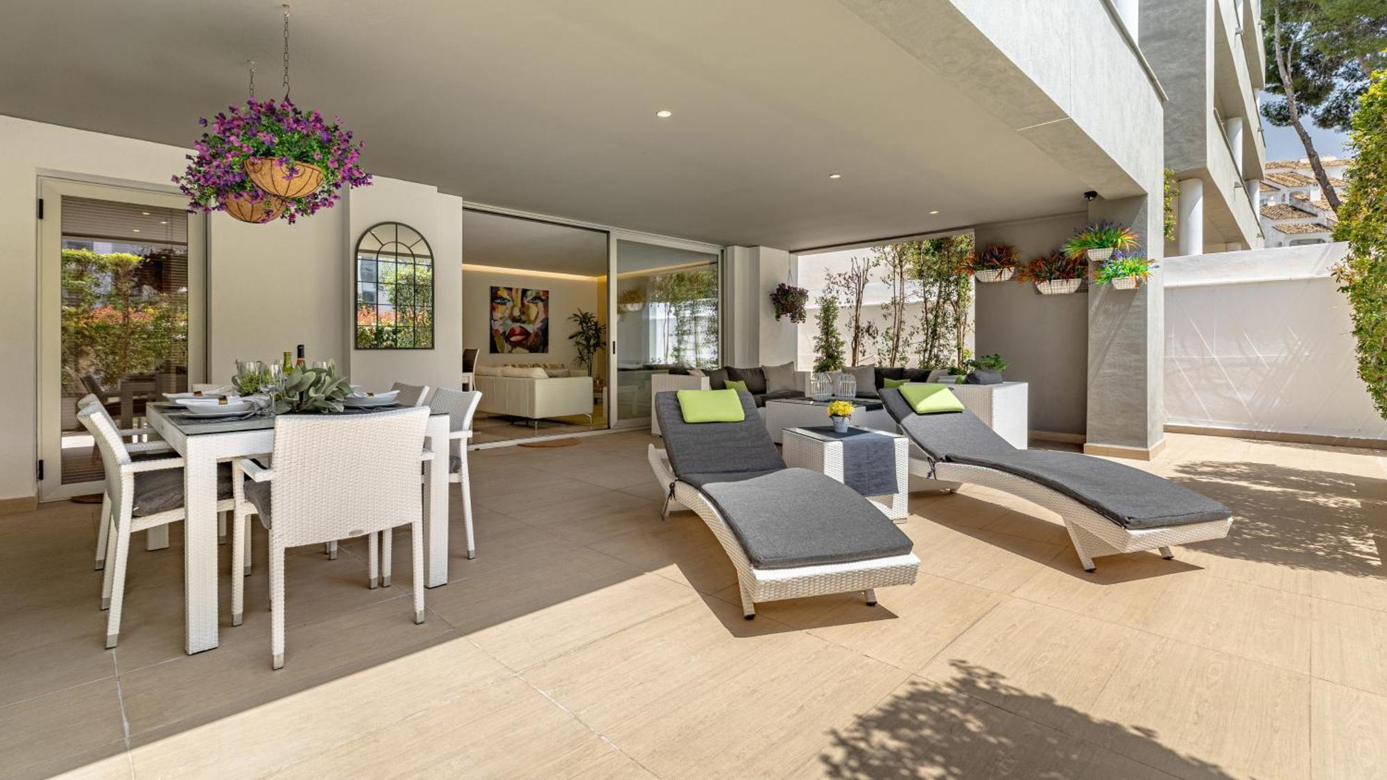 Vacation I Royal Banus Apartment, Swimming-pool, Minutes From The Marina, The And Luxury Shopping Apartment