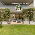 Vacation Marbella I Royal Banus Apartment, Swimming-Pool, Minutes From The Marina, The Beach And Luxury Shopping