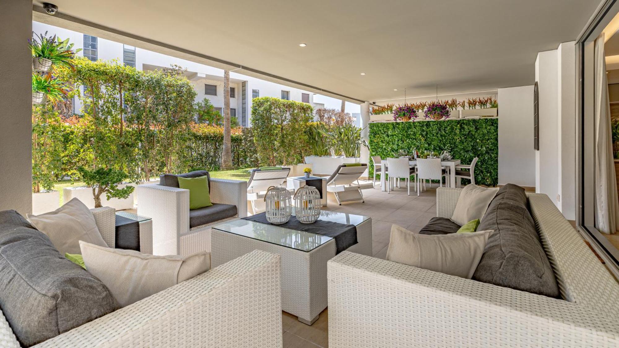 Apartemen Vacation I Royal Banus Apartment, Swimming-pool, Minutes From The Marina, The And Luxury Shopping