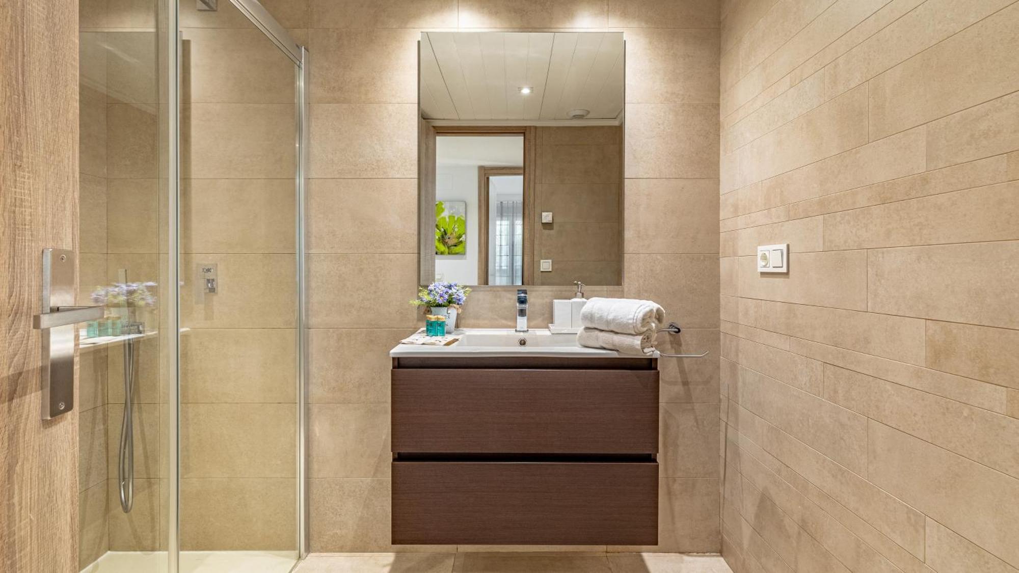 Apartemen Vacation I Royal Banus Apartment, Swimming-pool, Minutes From The Marina, The And Luxury Shopping Marbella