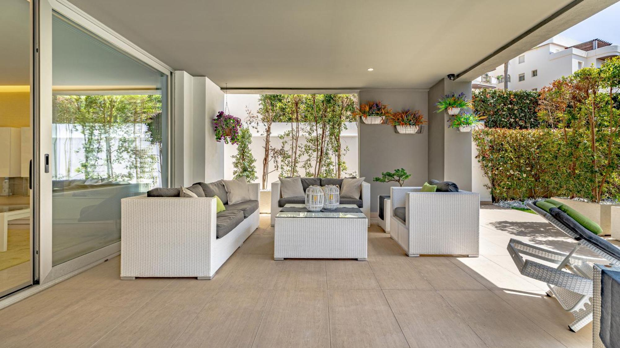 Vacation I Royal Banus Apartment, Swimming-pool, Minutes From The Marina, The And Luxury Shopping Marbella
